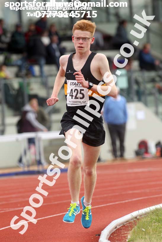 Mens under-17 3000 metres, North Eastern Track and Fields Champs., Middlesbrough. Photo: David T. Hewitson/Sports for All Pics